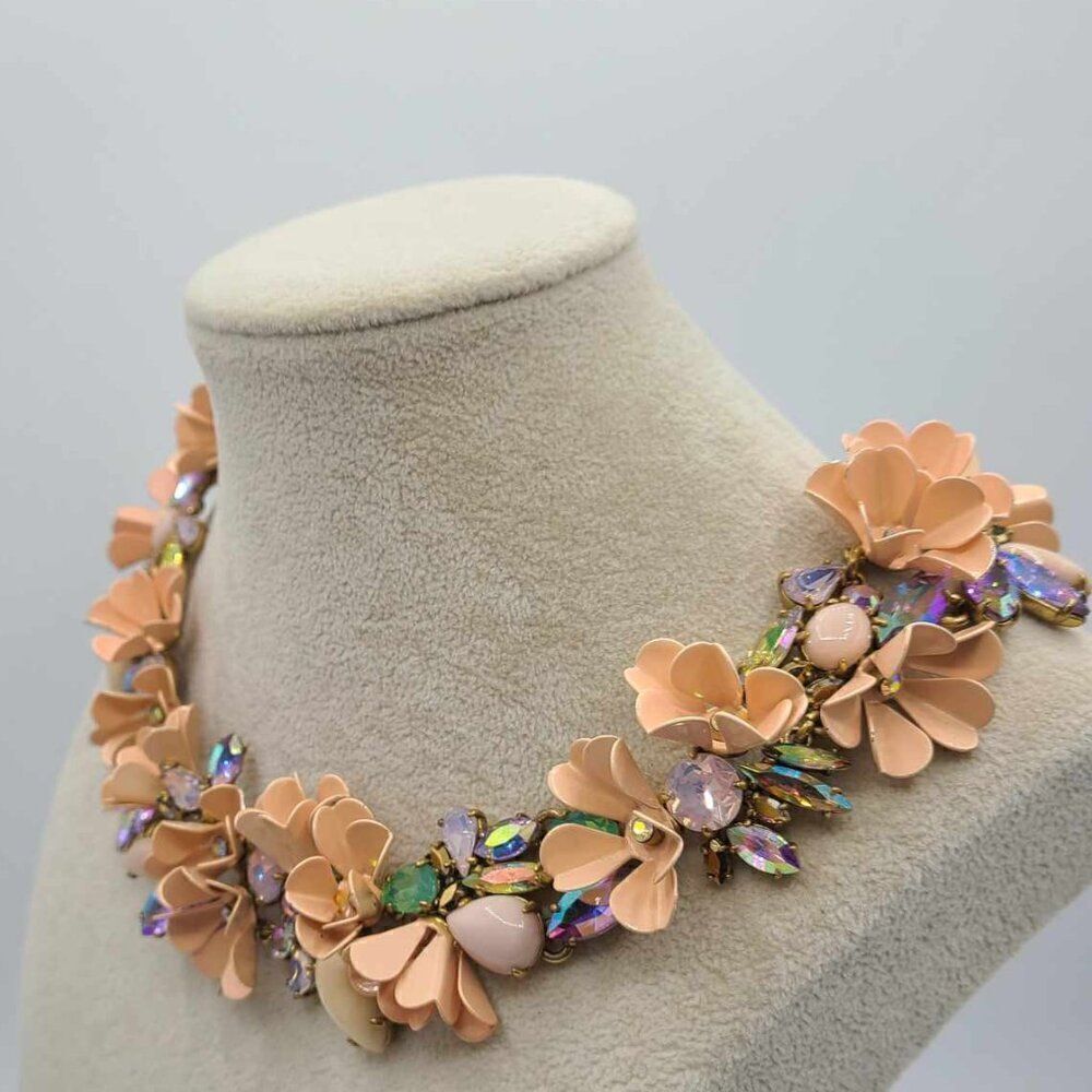 J Crew Rare Peach Flower Wreath Necklace with Multi Colored Crystals - Picture 7 of 14